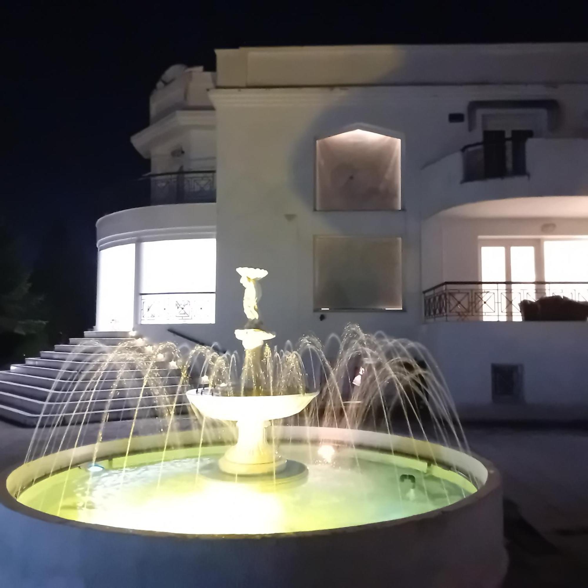 Вілла Πολυτελησ Βιλα 8 - 10 Ατομων Στην Περιοχη Αεροδρομιου Θεσσαλονικησ Livadaki  Екстер'єр фото